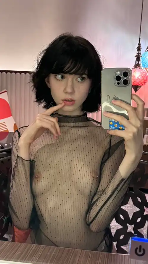 Would you masturbate to my body photos if I sent you some?