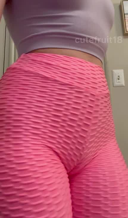 i think my booty looks best in bright colored leggings