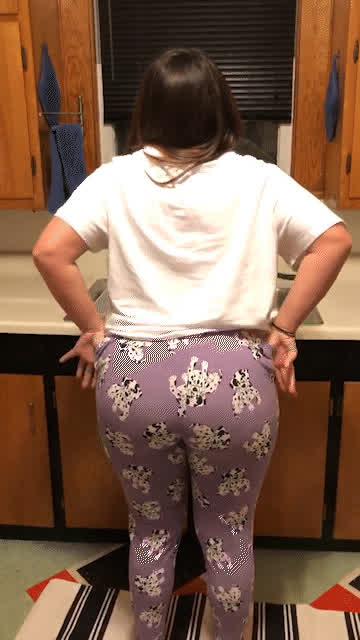 Presenting my red bottom after a spanking! 🍑