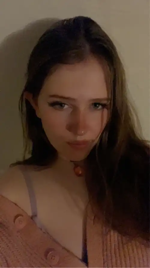 It’s not a great photo but I love how my ears look in it 😅