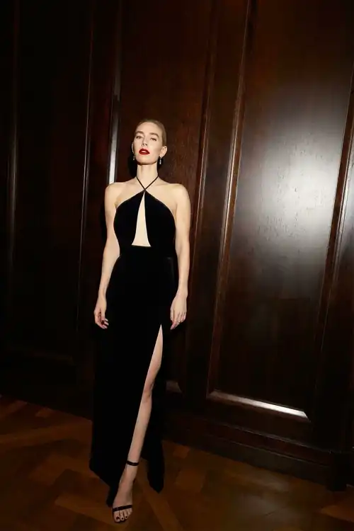 Vanessa Kirby Golden Globes 2021