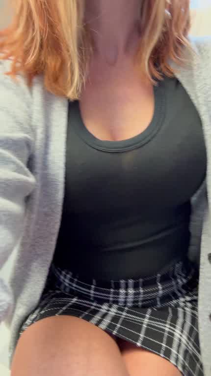 Oops, did I flash my pussy