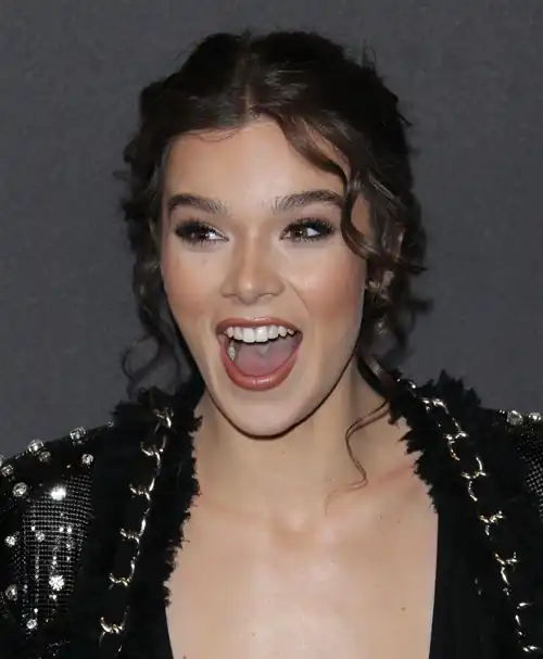 Hailee Steinfeld 