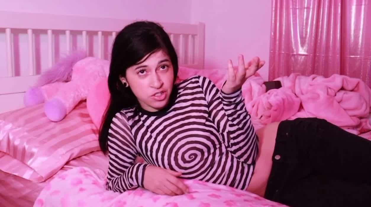 Kissing her straight roommate for the first time