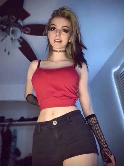 Would you fuck me? 🖤