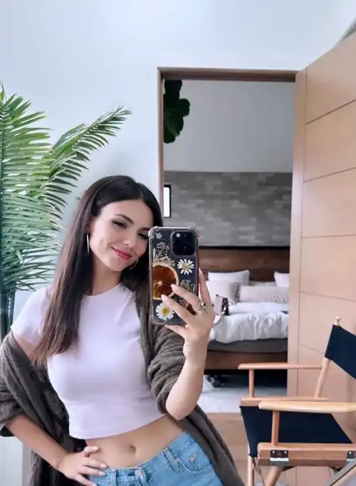 Victoria Justice 
