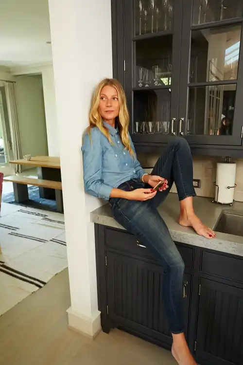 Jeans feet