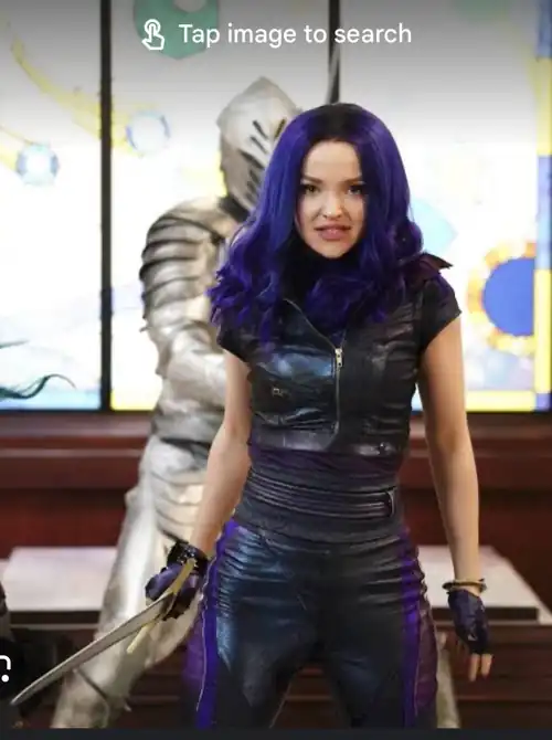 Dove Cameron in descendants