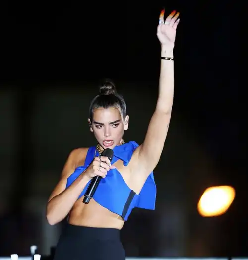 Imagine Feeling The Warmness Of Her Armpits On Your Tongue As You Lick Them! 🤤👅
